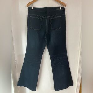 Elie Tahari Jeanne cut